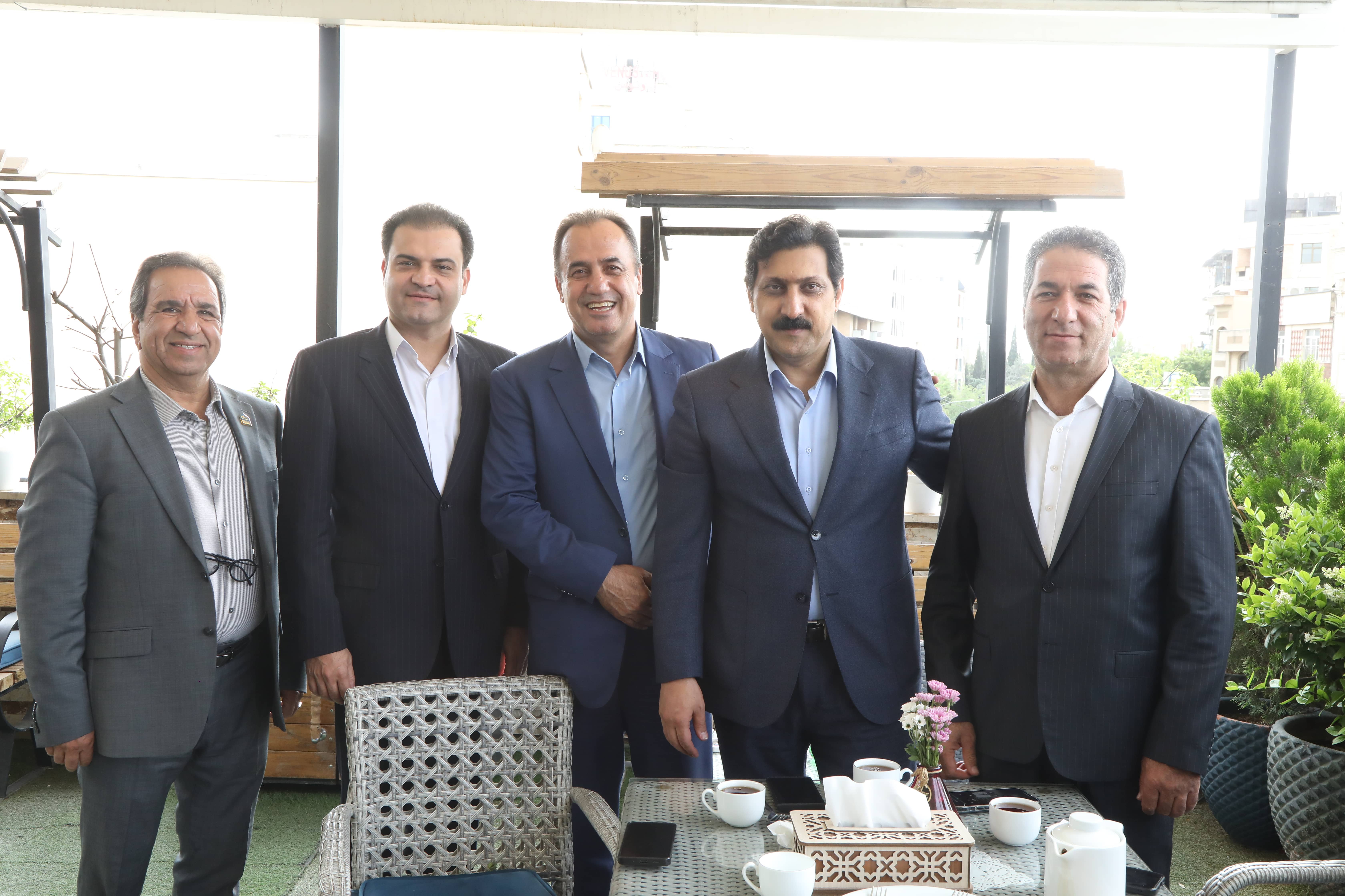 نشست هم‌اندیشی کارآفرینان برتر رسمی با حضور معاون وزیر کار