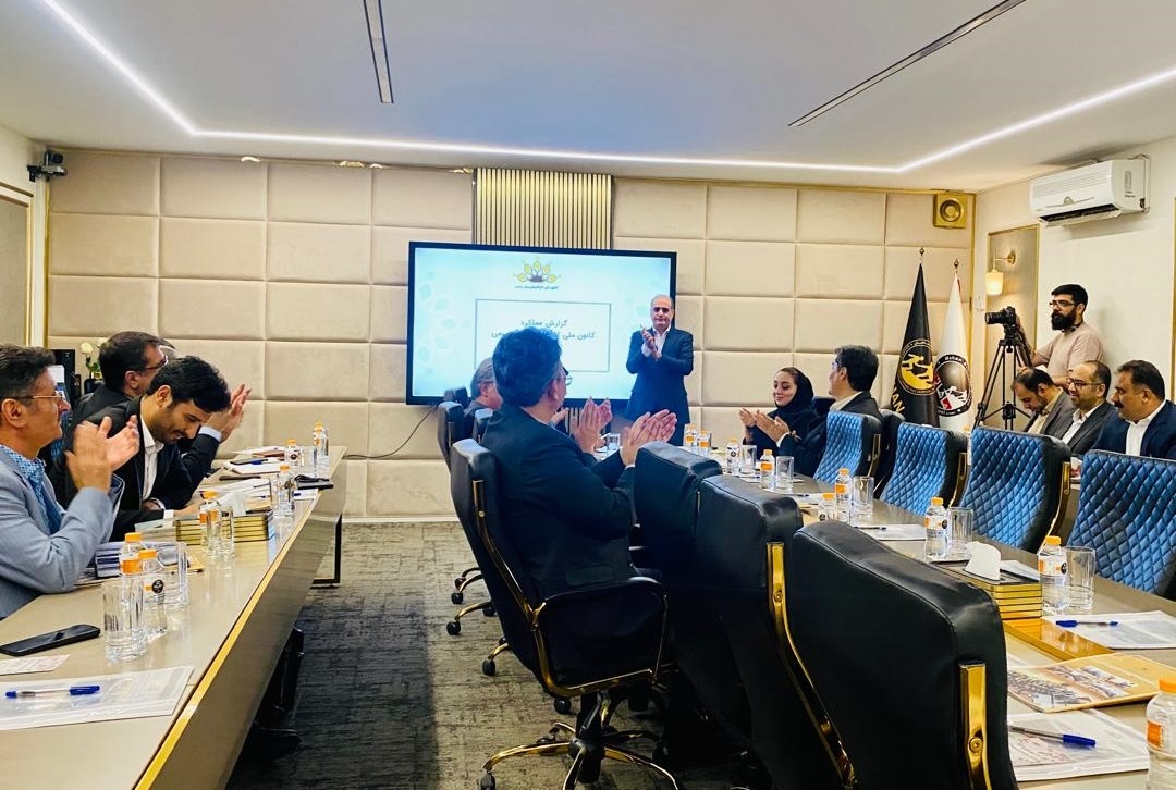 نشست هم‌اندیشی کارآفرینان برتر رسمی با حضور معاون وزیر کار